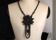 Pojedynczy Strand Gorset czarny kwiat jubilerskie Fabric Ręcznie Necklacesfor Kobiety