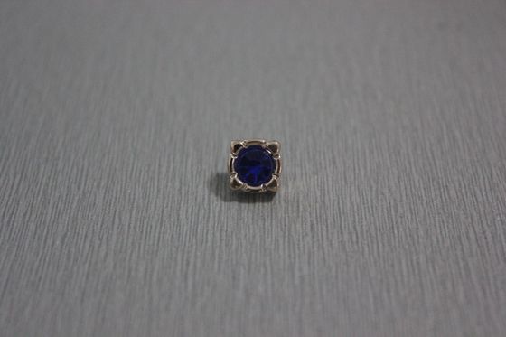 14L ABS akrylowe klienta Odzież przyciski z Blue Diamond na dziewczynę koszuli