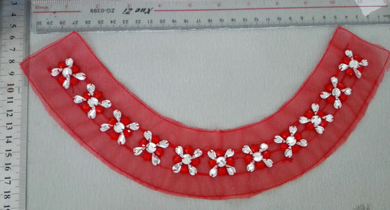 Eco friendly Czerwony kwiat zroszony naszyjnik obroża Handmade Dostosowane