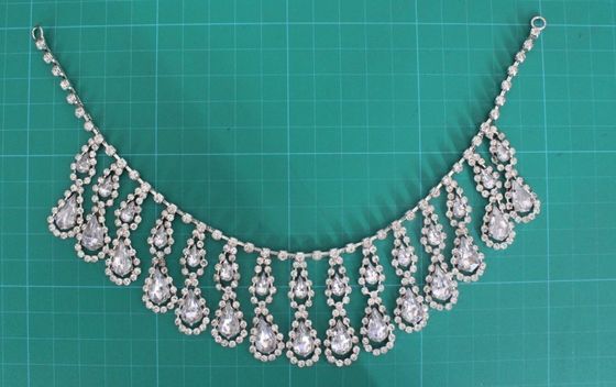 Srebrny i jasny Kobiety Handmade Rhinestone Alloy naszyjnik dla dziewczynek sukienki